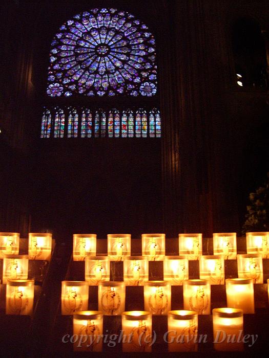 Candles and Rose Window, Cathédrale Notre Dame de Paris IMGP7378.JPG